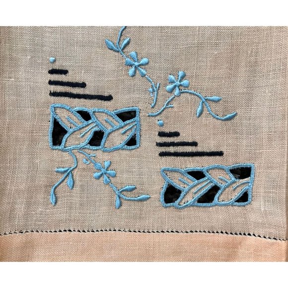 Vintage Embroidered Hand Towels set of 3 in Green Yellow & Orange cut work. - Picture 9 of 10